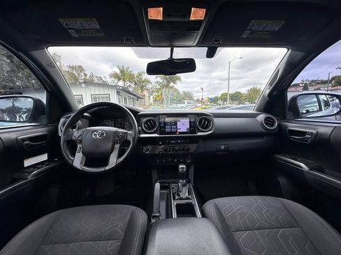 Used 2017 Toyota Tacoma TRD Off-Road RWD image 37