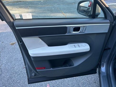 Used 2025 Hyundai Santa Fe SEL image 11