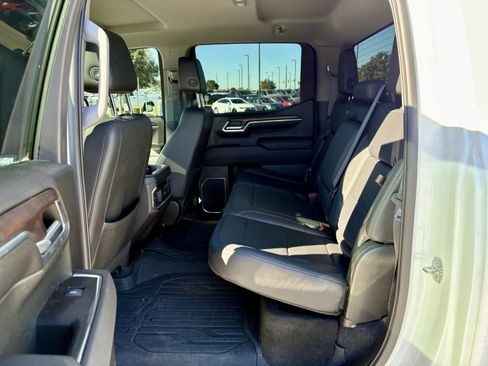Used 2023 GMC Sierra 1500 SLT w/ SLT Convenience Package image 15