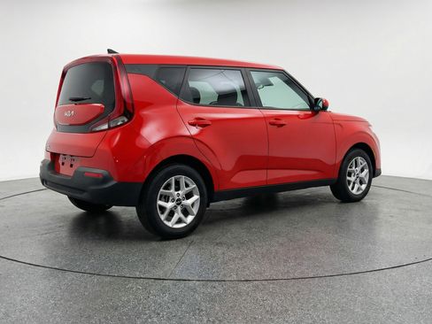 Used 2025 Kia Soul LX w/ LX Technology Package image 9
