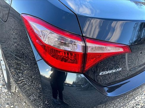 Used 2018 Toyota Corolla LE image 26