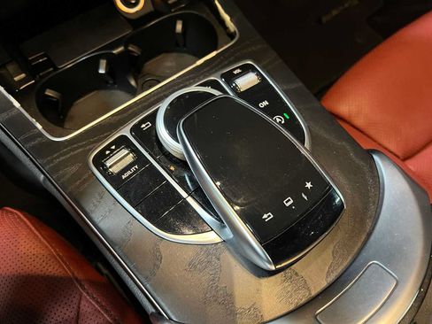 Used 2015 Mercedes-Benz C 300 4MATIC Sedan image 34