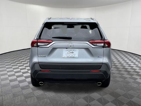 Used 2025 Toyota RAV4 XLE AWD/4WD image 5
