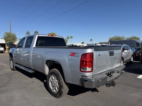 Used 2014 GMC Sierra 3500 SLE w/ HD SLE Premium Package image 4