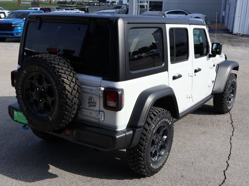 Used 2023 Jeep Wrangler Unlimited w/ Cold Weather Group AWD/4WD image 5