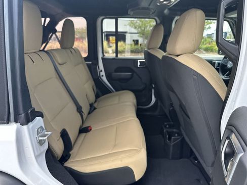 Used 2022 Jeep Wrangler Unlimited Sport AWD/4WD image 22