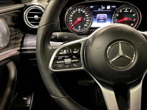 Used 2019 Mercedes-Benz E 300 4MATIC image 11