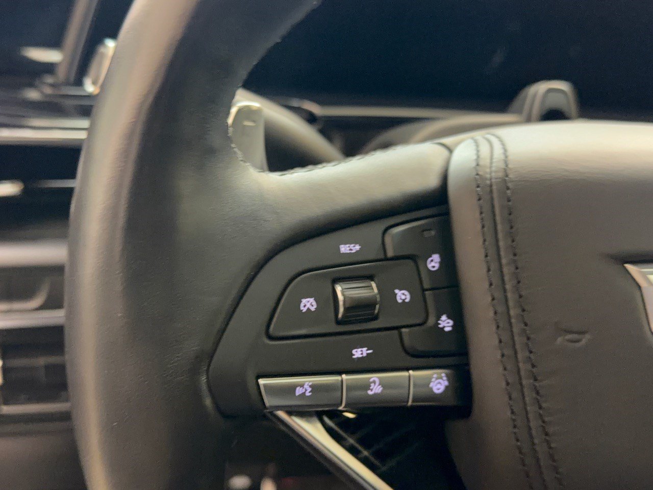 Certified 2023 Cadillac Escalade V AWD/4WD image 18