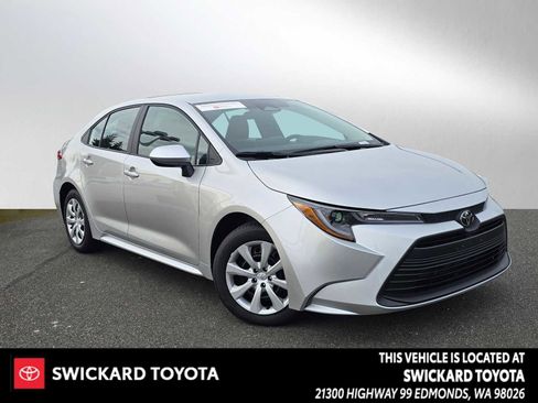 Certified 2025 Toyota Corolla LE image 1