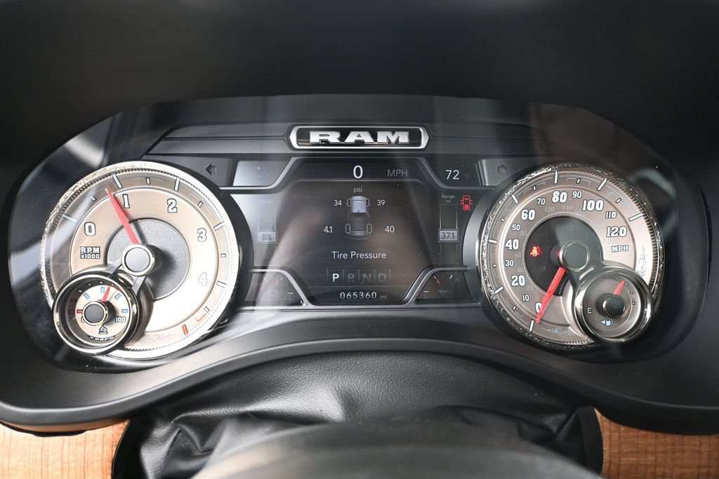 Used 2022 RAM 1500 Limited w/ Body-Colour Bumper Group AWD/4WD image 23