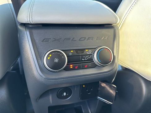 Certified 2025 Ford Explorer Platinum w/ Ultimate Package image 26