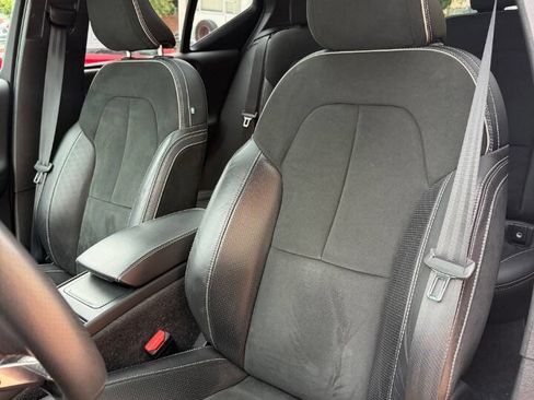Used 2020 Volvo XC40 T5 R-Design image 16