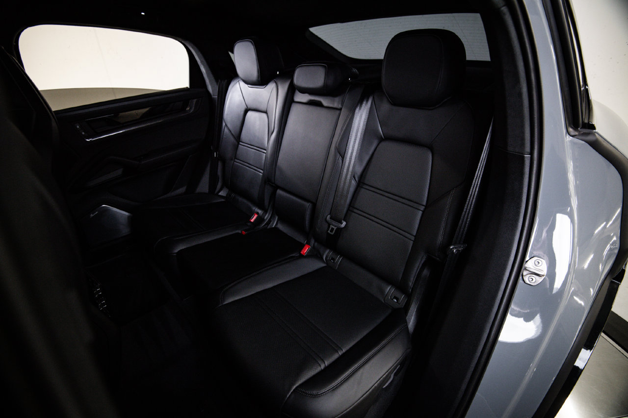 Certified 2026 Porsche Cayenne GTS AWD/4WD image 24