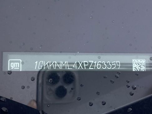 Certified 2023 GMC Acadia SLT w/ Technology Package image 17