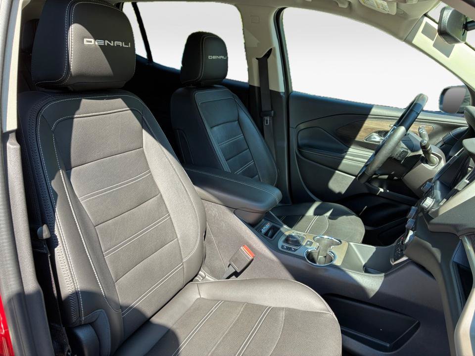 Used 2024 GMC Terrain Denali AWD/4WD image 28