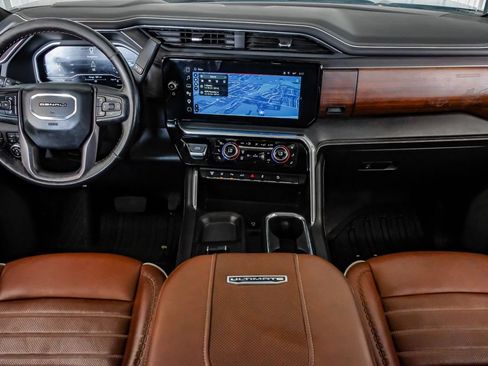 Used 2024 GMC Sierra 2500 Denali Ultimate AWD/4WD image 13