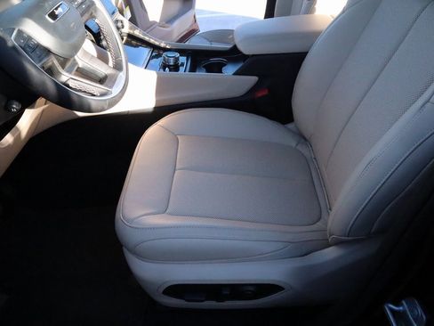 New 2025 Jeep Grand Cherokee Limited w/ Luxury Tech Group II image 13