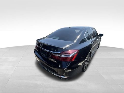Used 2016 Honda Accord Touring image 16