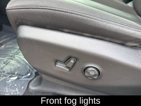 Used 2021 Chrysler Pacifica Touring w/ Uconnect Theater Family Group image 22