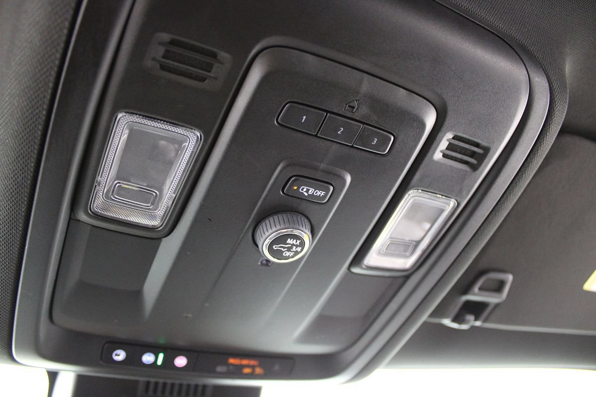 Used 2023 Chevrolet Suburban LT AWD/4WD image 24