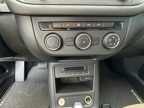 Used 2018 Volkswagen Tiguan Limited w/ Premium Package FWD image 29