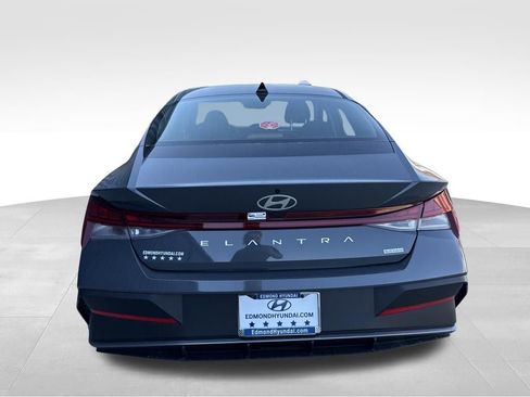 New 2026 Hyundai Elantra Hybrid FWD image 8