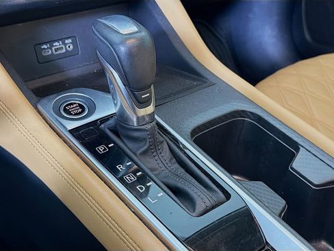 Used 2022 Nissan Sentra SV w/ SV Premium Package image 19