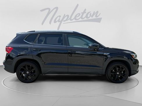 Used 2023 Volkswagen Taos SE w/ Black Wheel Package FWD image 7