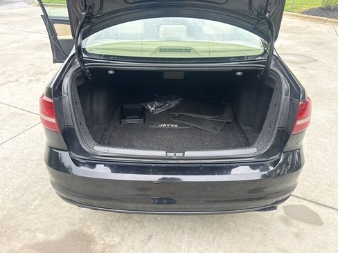 Used 2016 Volkswagen Jetta SEL FWD image 32