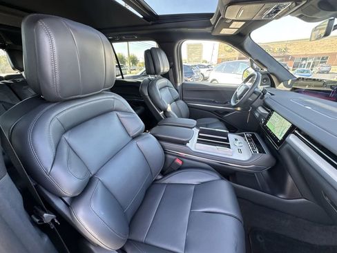 New 2025 Lincoln Navigator Reserve w/ Jet Appearance Package image 26