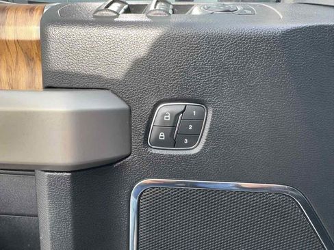 Used 2019 Ford F150 Lariat w/ Equipment Group 502A Luxury image 27