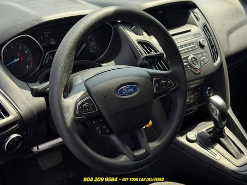 Used 2015 Ford Focus SE w/ Reverse Sensing Package FWD image 8