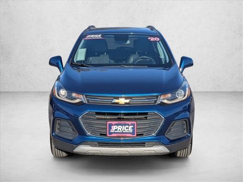 Used 2020 Chevrolet Trax LT w/ Driver Confidence Package image 2