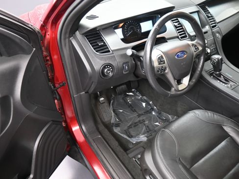 Used 2015 Ford Taurus SEL w/ Equipment Group 201A FWD image 12