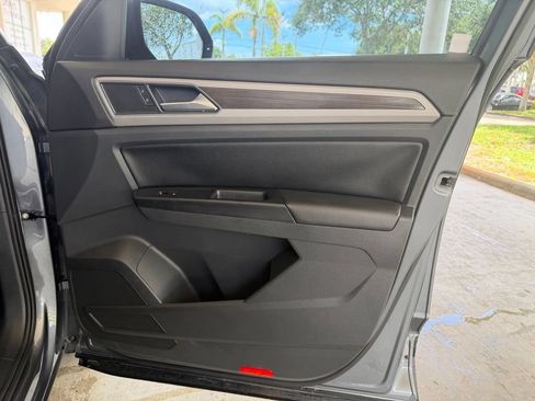 Used 2019 Volkswagen Atlas SE FWD image 23