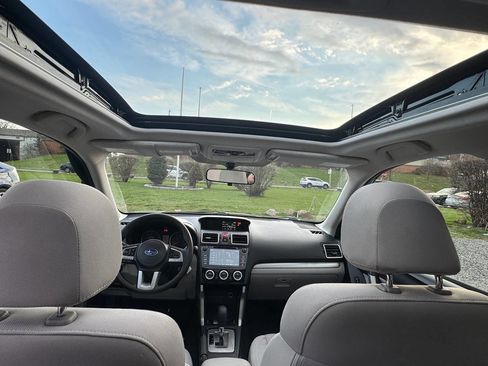 Used 2017 Subaru Forester 2.5i Premium w/ All-Weather Package image 17