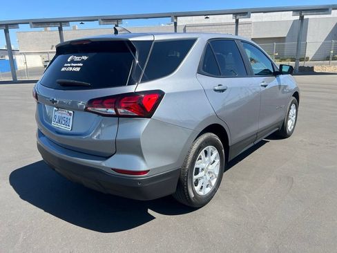 Used 2024 Chevrolet Equinox LS w/ LS Convenience Package FWD image 4