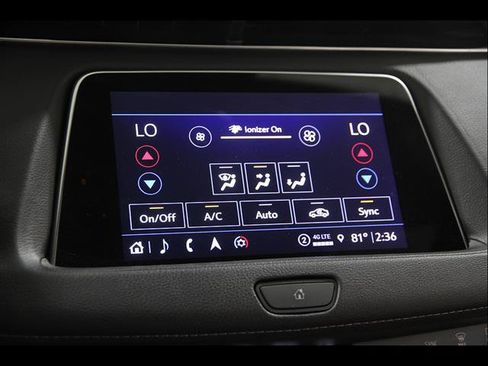 Used 2022 Cadillac XT4 Premium Luxury w/ Technology Package AWD/4WD image 14