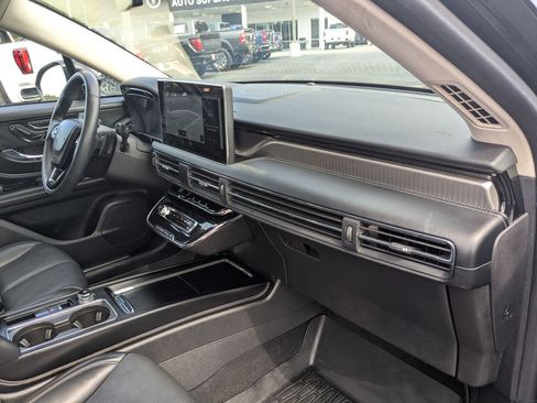 Used 2024 Lincoln Corsair Reserve w/ Equipment Group 201A image 28