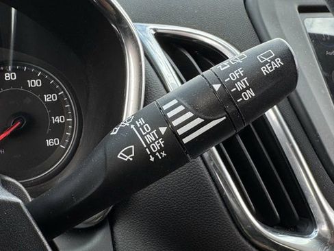 Used 2022 Chevrolet Equinox LT image 23