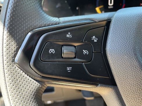 Used 2025 Chevrolet TrailBlazer LT AWD/4WD image 9