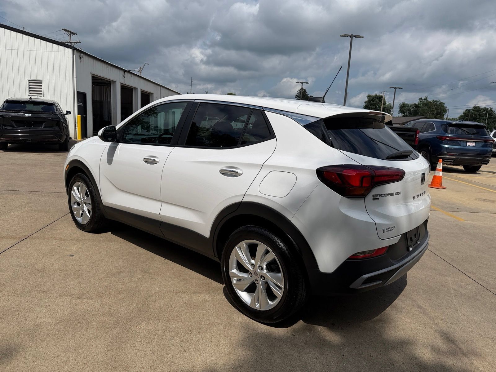 Used 2024 Buick Encore GX Preferred w/ Comfort Package AWD/4WD image 28