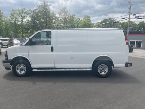 Used 2025 GMC Savana 2500 w/ Driver Convenience Package RWD image 2