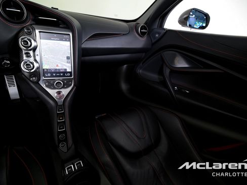 Used 2022 McLaren 765LT image 16