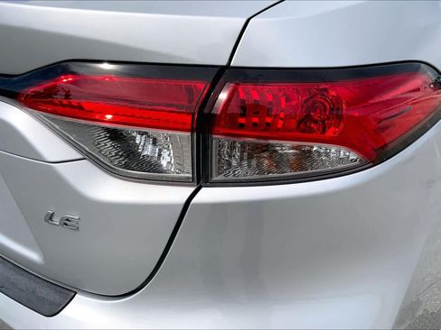 Used 2025 Toyota Corolla LE FWD image 29