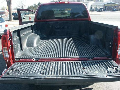 Used 2012 Nissan Frontier SV image 8