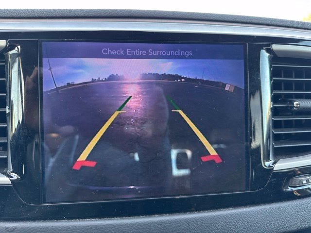 Used 2017 Chrysler Pacifica Touring FWD image 10