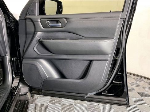 New 2026 Nissan Armada SV image 24