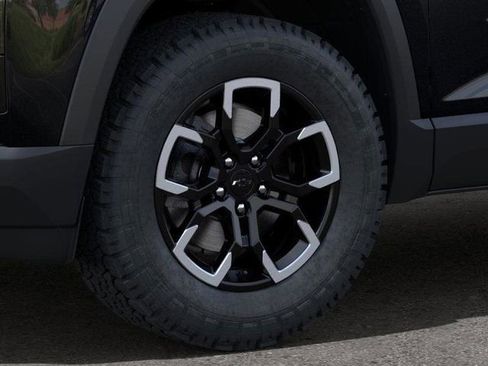 New 2026 Chevrolet Equinox ACTIV w/ Convenience Package III image 10