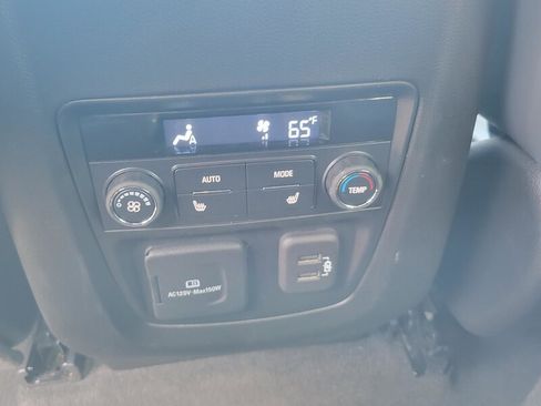 Used 2024 Buick Enclave Premium image 26